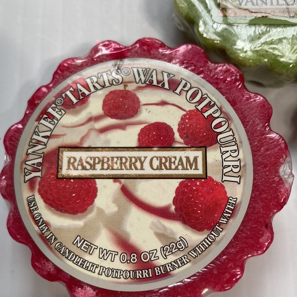 3 Yankee Candle Tarts BAKERY SCENTS NEW 0.8 oz each - Picture 4 of 8